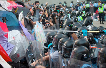 Парламент Гонконга начал эвакуацию из-за протестов