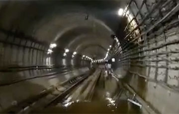 Открытую Путиным линию метро в Москве затопило водой
