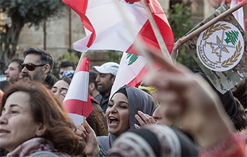 Протесты в Бейруте продолжаются, несмотря на заявление правительства об отставке