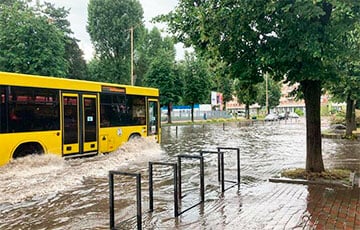Новую Боровую, Уручье и Зеленый луг в Минске затопило