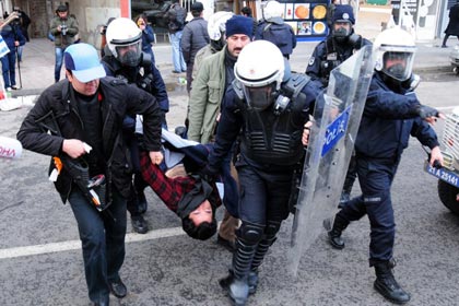 Властям Турции запретили требовать отчеты от полиции