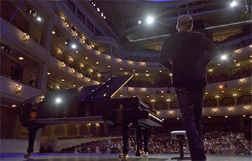 Беларус вышел в финал престижного конкурса пианистов имени Ван Клиберна