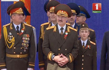 Лукашенко: Денег на парад жалеть не надо