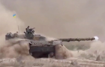 Украинские танкисты в упор уничтожили позиции московитов