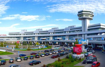 Минский аэропорт запретил таксистам встречать пассажиров без согласования
