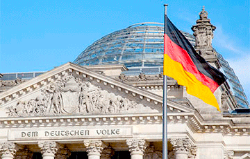 Bloomberg: Германия согласилась использовать замороженные активы Московии в пользу Украины