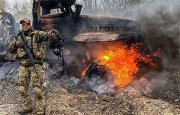 Украинские военные сожгли логистическую колонну оккупантов