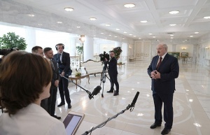 Лукашенко: оппозиция готова продать НПЗ за финансирование протестов