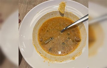 Минчанка нашла в супе в ресторане окурок