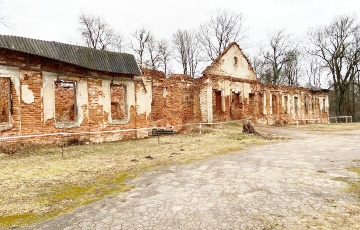Возле Минска продают почти 250-летнюю усадьбу