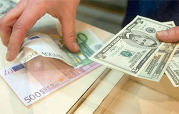 Беларусский банк приостановил замену испорченной наличной валюты