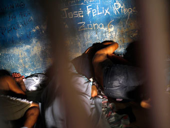 Жертвами мятежа в венесуэльской тюрьме стали более 20 человек