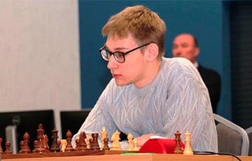 Беларусский шахматист Лазавик снова на вершине