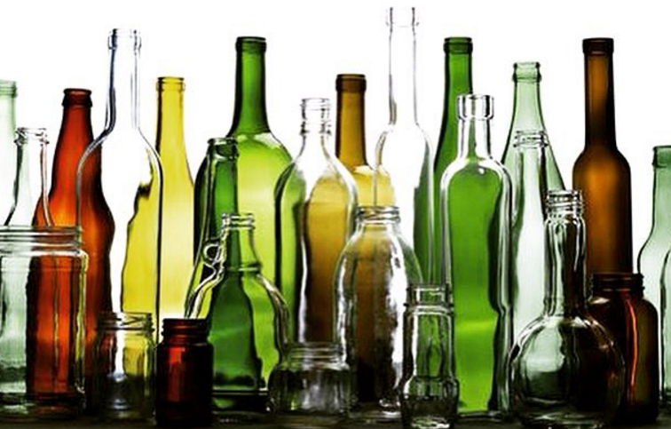 Правительство установило план по сбору бутылок и макулатуры