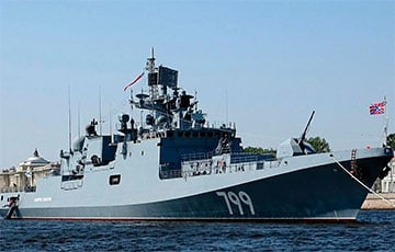 У московитского фрегата «Адмирал Макаров» сильно поврежден правый борт