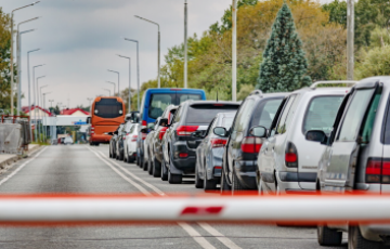 На границе с ЕС скопилось более 2000 авто
