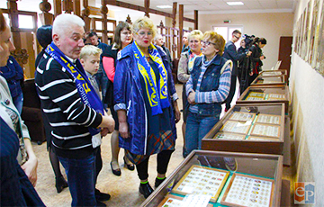 В Борисове открылась выставка значков ФК «БАТЭ» в Еврокубках