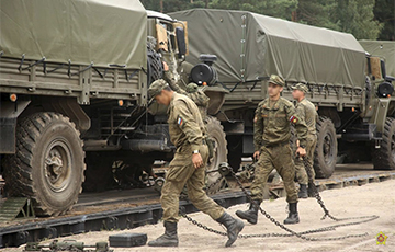 В Беларусь начали прибывать первые московитские военные
