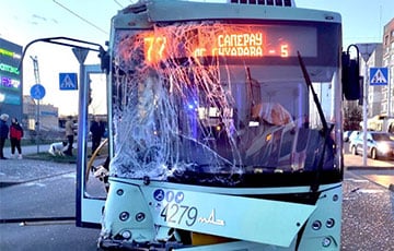 В Минске столкнулись два троллейбуса и несколько легковушек