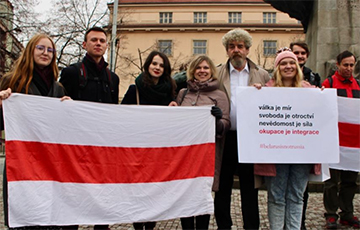 В центре Праги вновь протестовали против «интеграции» Беларуси с Россией