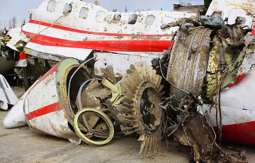 Польский министр счел смоленскую авиакатастрофу терактом