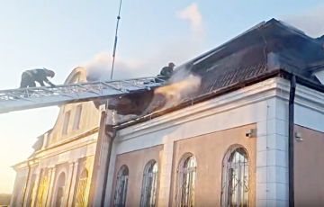 Здание вокзала загорелось на железнодорожной станции в Воложинском районе