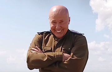 «Кабинет следователя КГБ озаряет ослепительный свет искусственных зубов Солодухи»