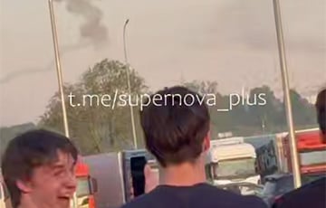 Дроны сжигают НПЗ в Ярославле