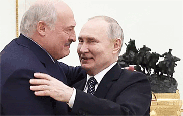 Путин намекнул Лукашенко на гонку на лафетах
