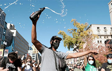 Толпы людей с шампанским: как американцы празднуют победу Байдена