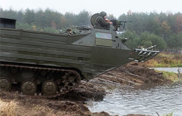 Лукашенковская армия отрабатывают форсирование рек и работу ПВО