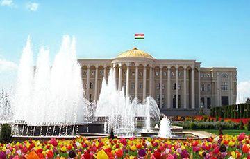В Таджикистане запретили вымогать деньги у туристов