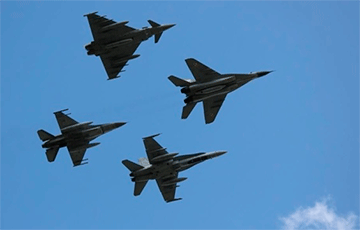 Истребители НАТО перехватили военные самолеты РФ над Балтийским морем