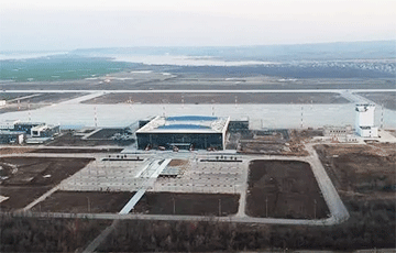 Аэропорт Саратова закрыли из-за атаки беспилотников