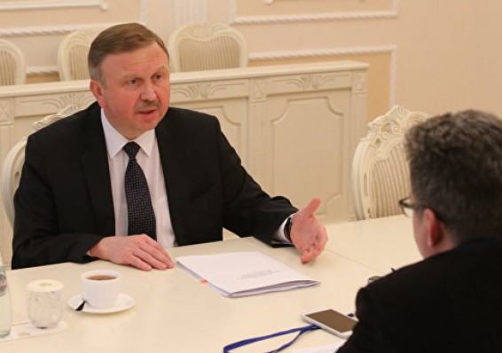 Беларусь будет проводить экономическую политику "осторожно и взвешенно"
