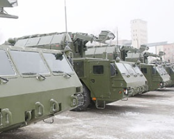 Лукашенко потребовал оснастить армию современным вооружением