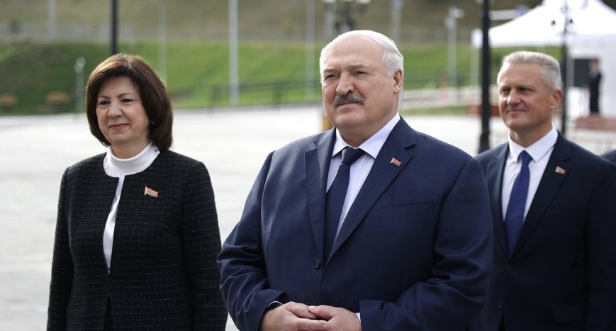 Лукашенко рассказал о ситуации с хлебом и картошкой и призвал минчан «мобилизоваться»