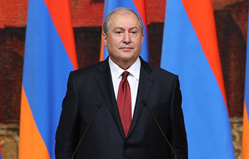 Президент Армении отправил в отставку глав силовых ведомств по требованию Пашиняна