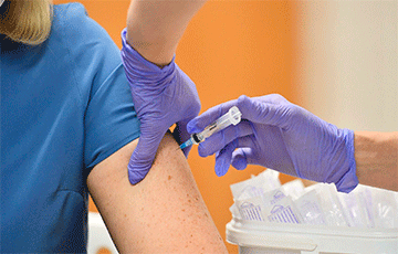 Медик из Витебска уничтожила 4,5 тысячи доз вакцины от COVID-19