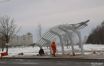 В Минске монтируют остановку с необычным дизайном