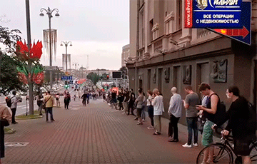 Видеофакт: Акция солидарности в Минске растянулась на километры