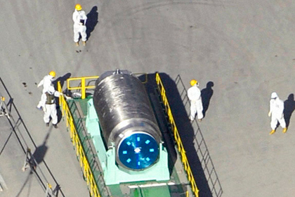 Из энергоблока «Фукусимы» извлекли первые топливные стержни