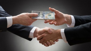 «Сдай коррупционера - получи деньги»: как будут платить информаторам