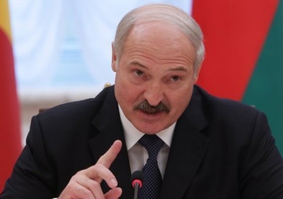 Лукашенко заявил, что Беларусь хочет нормализовать отношения с США, но ползать на коленях не будет