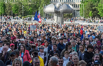 В столице Словакии возобновились антиправительственные протесты