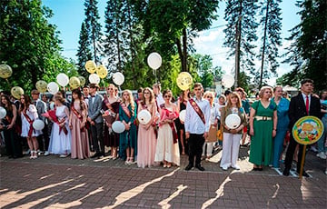 Минские экологи призвали выпускников отказаться от одной «модной тенденции»