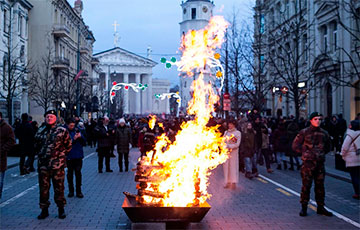 В Вильнюсе на проспекте Гедиминаса горели 30 костров свободы