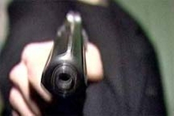 Подробности ЧП в Рогачеве: Участковый приставил к голове девушки пистолет и выстрелил