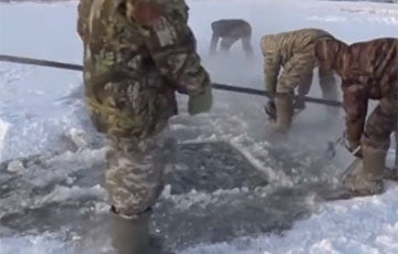 Семьям мобилизованным в Якутии раздали лед