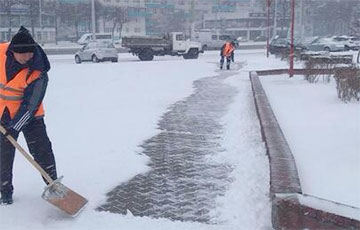 Из-за снегопадов в Беларуси объявлен оранжевый уровень опасности